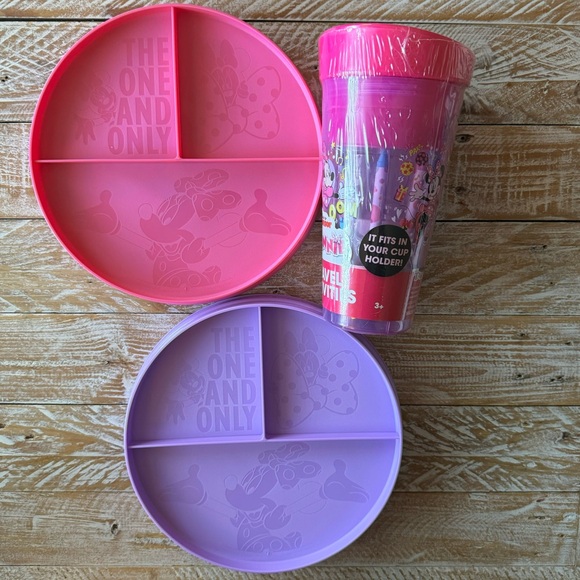 💖Minnie Mouse Plates & Travel Activity Cup💖 NWT - Picture 2 of 8